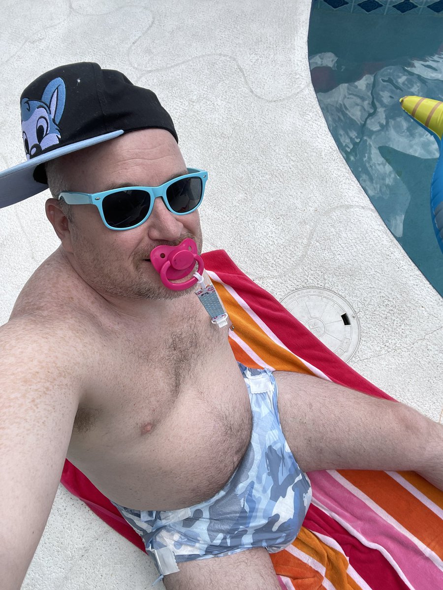 abdlmagicpup's tweet photo. Having a blast in FL https://t.co/lEsVKV1Ui3