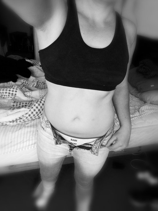 Your FEEDBACK PLEASE!  I want to set-up a set camming schedule.  please comment on what times you think<a href="/tag/camgirl"class="tags"><span>#camgirl</span></a><a href="/tag/chaturbate"class="tags"><span>#chaturbate</span></a><a href="/tag/stripchat"class="tags"><span>#stripchat</span></a><a href="/tag/onlyfans"class="tags"><span>#onlyfans</span></a><a href="/tag/ca"class="tags"><span>#ca</span></a>