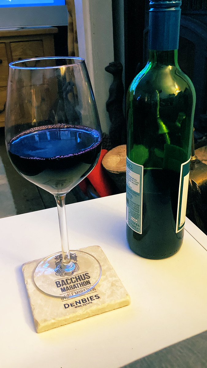 helsvarc's tweet photo. Waited a whole week for this and not to turn an alarm on for tomorrow 🎉💃🏼🍷 #Weekoffwork 👯‍♀️ #bringmesunshine https://t.co/Ezip7x70GP