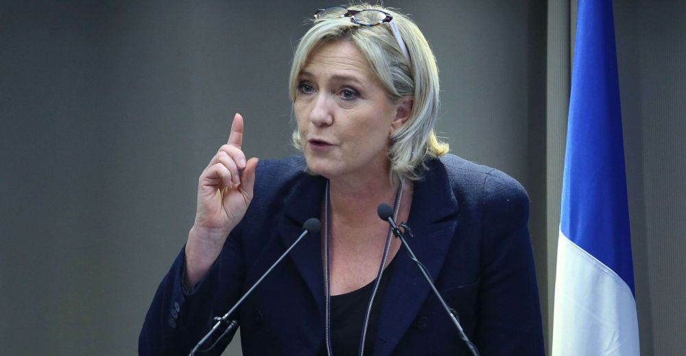 Collimateur's tweet photo. #presidentielles2022 
#MarineLePen va se séparer de tous ses chats 
qui ne lui servent plus à rien à présent ! https://t.co/BUzKpvtSzs