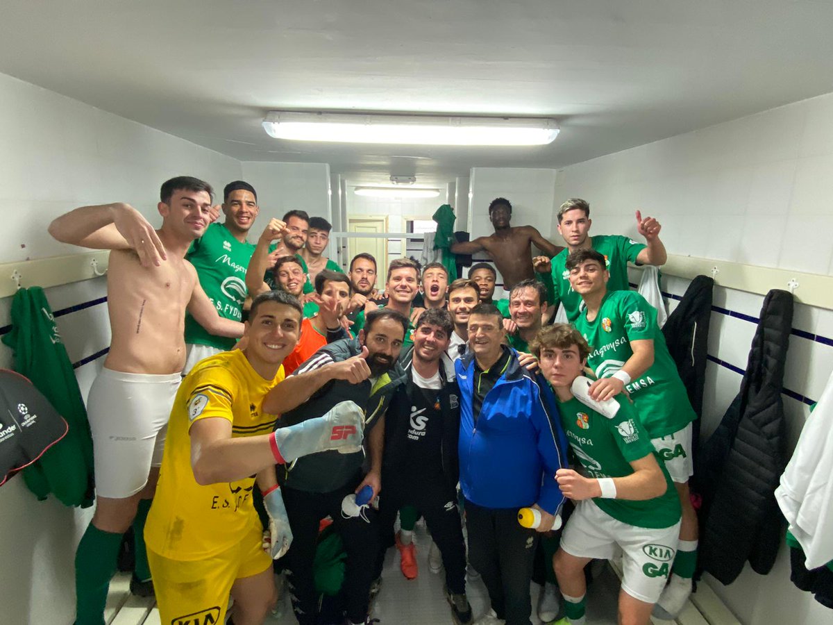 ¡QUE GRANDE ES NUESTRO FILIAL!

El Moralo B vence 1-3 (1-5 global) al <a href="/OlympicCF/">Olympic Peleño C.F.</a> y se clasifica para la segunda fase. El ascenso ya está más cerca. Mañana se conocerá el rival en el sorteo.