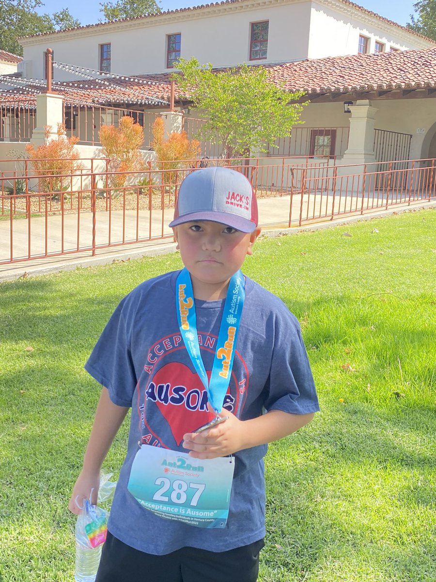 BuhainKimberly's tweet photo. #aut2run done, He was struggling as allergies were full mode due to wind, but he sprinted through the finish line. #nothinghecantdo #AutismAwareness https://t.co/9jtOa5sXOw