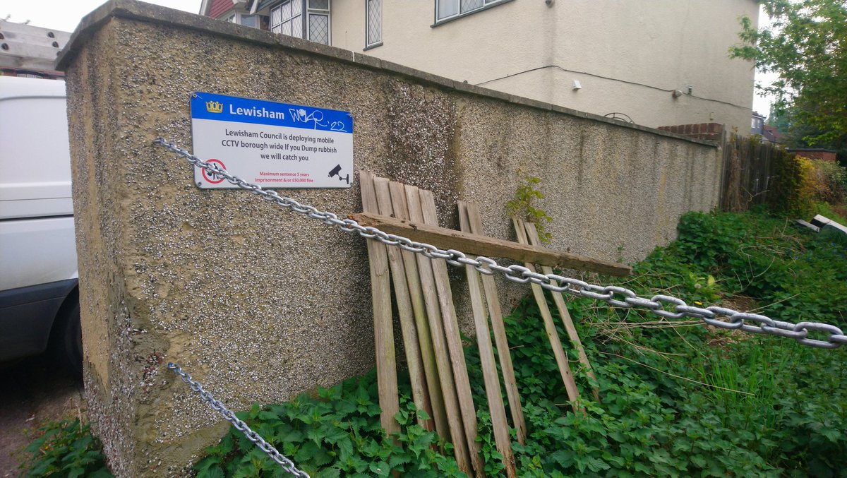 Good news for neighbours of &amp; <a href="/VerdantLaneLamp/">VerdantLaneLamppost</a> community garden - I've managed to re-affix to the metal fence the deterrent entrance chains <a href="/VerdantLaneLamp/">VerdantLaneLamppost</a> kindly donated in alleyway on the edge of the pocket park. The wooden post was recently smashed by a determined fly-tipper.