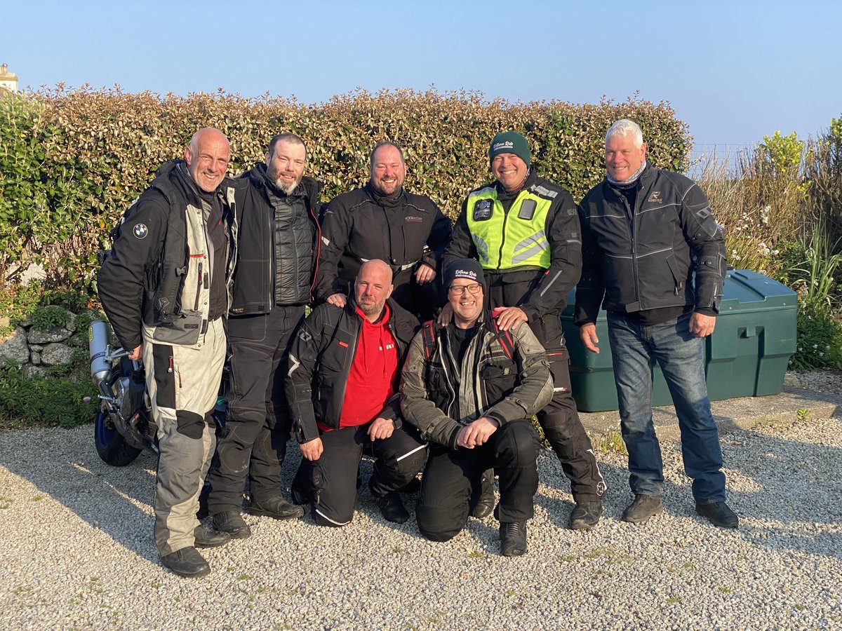 Last day of the Ratana Ride LEJOG challenge this morning and we have to say good by to these great guys who where staying in our Hostel.
It's always a pleasure to meet such enthusiastic people.
 #mattratanarugbyfoundation #ratanaride
 #landsendhostel #lejog