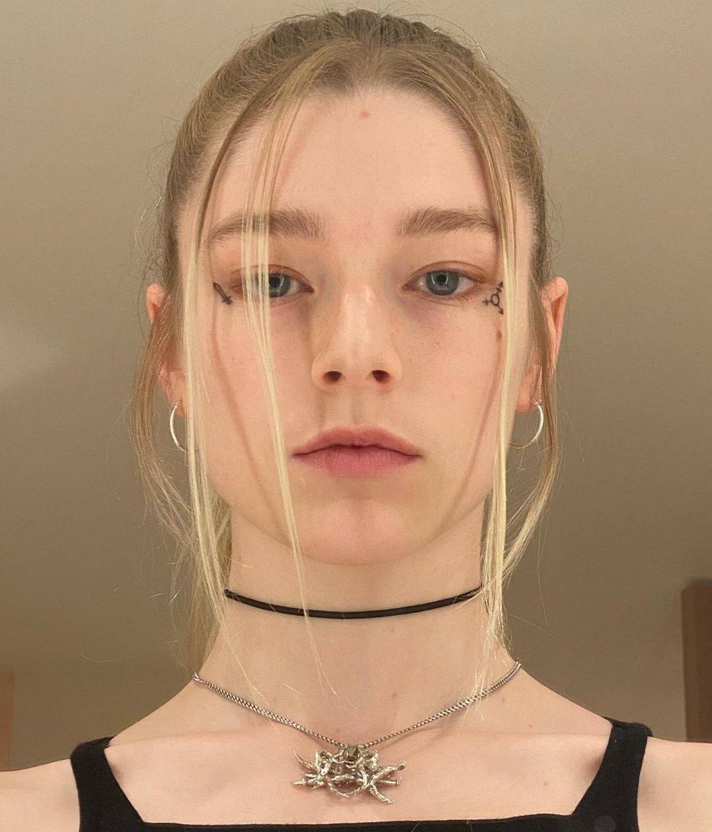acid666host's tweet photo. hunter schafer https://t.co/zZM8qM7YTv