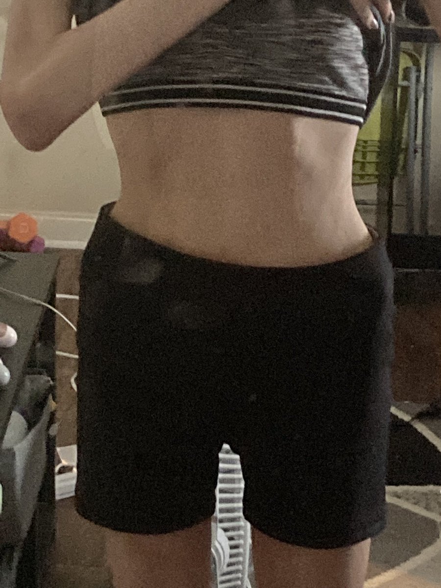 Cleohateskcals's tweet photo. bodycheck :( how big do i look ? #edtwt #bodycheck #ed https://t.co/2cPa2hkUuJ