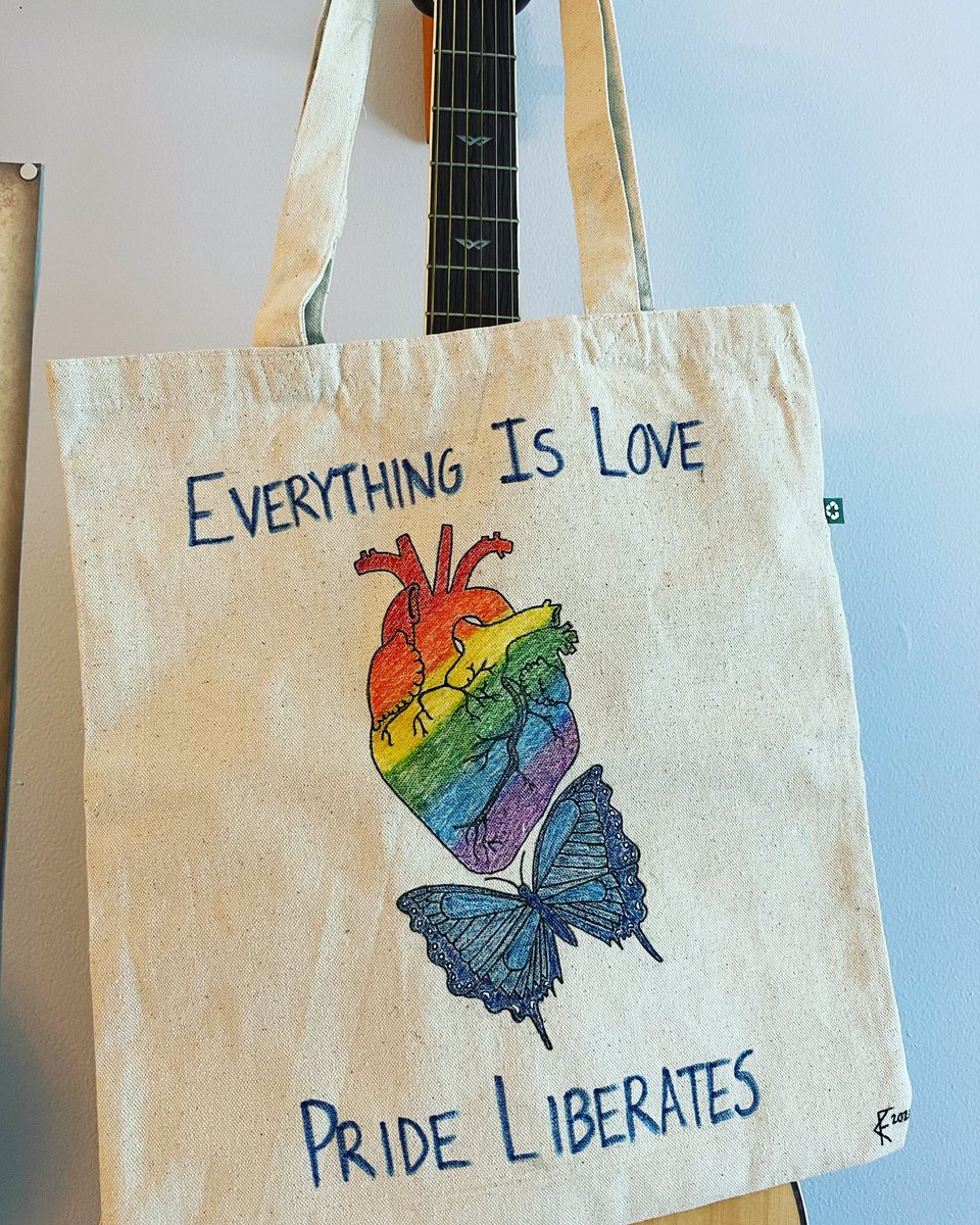 kkfosterartist's tweet photo. ✨New✨ Start the Wave Eco-Merch pieces were added over on my Instagram! Go check them all out! ❤️🌊🦋🌈
#startthewave #stwecomerch #stwenvironment #stwecocreator #WynonnaEarp #prideliberates #everythingislove https://t.co/SKVFo0PUGv