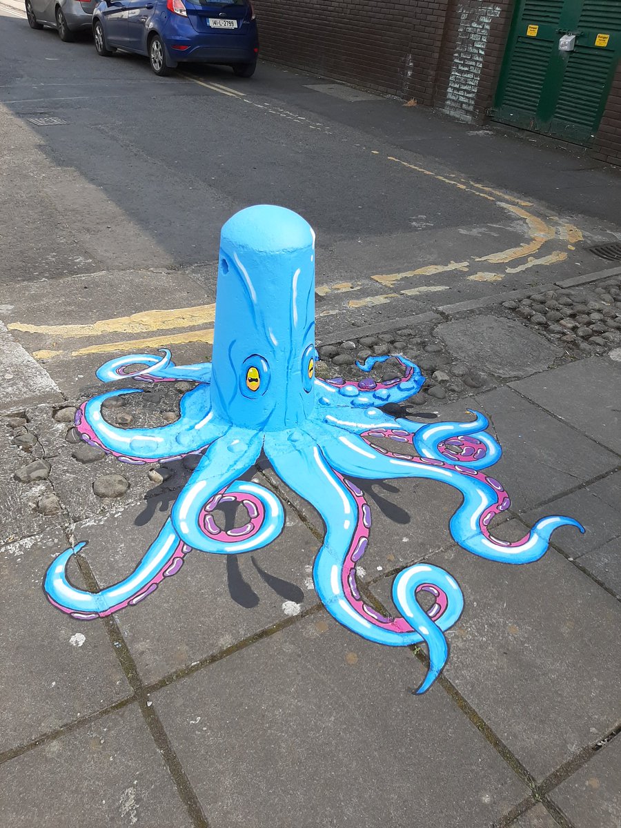 evan_mcnamara11's tweet photo. Great to see all this colouer around the city today, looks great 👌👌👍🤗 #Limerick #StreetArt #panoramicwheel #LimerickCity #riverfest https://t.co/7cLxTkYatK https://t.co/OeAm9rbimz