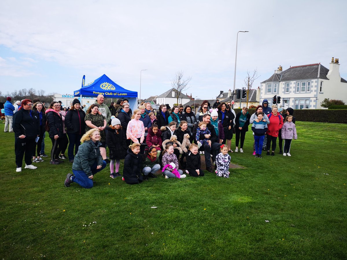 GymEnigma's tweet photo. Super turnout by our club members and their families for the @RotaryClubLeven sponsored walk #fundraising #walk5miles https://t.co/sG5drxZtZ4