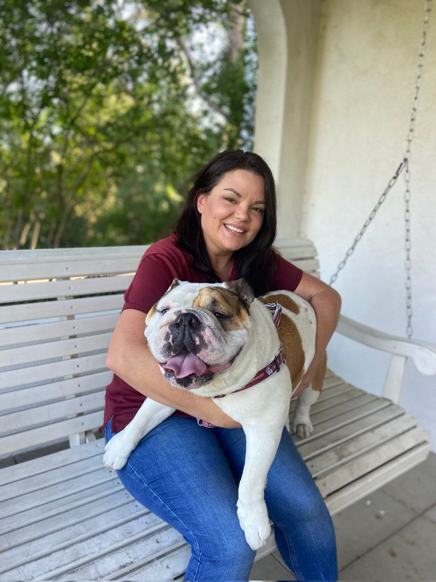 It has been an absolute blast together on #dogtwitter but it's time for me and Ma to say goodbye. We love and thank you for all of the friendship over the years!
#universityofredlands #urmascot