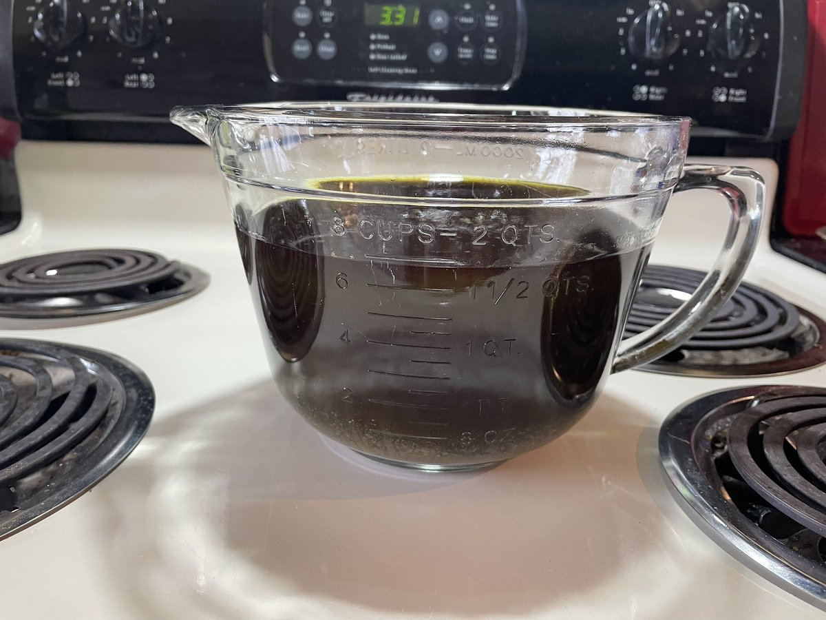 chief420247's tweet photo. 56 fluid ounces of #greenbutter ready for making tasty #medicinal treats. 🤤😏😵💫👌🏼 #meds #weed #edibles #dope https://t.co/qgYYnt1AUj