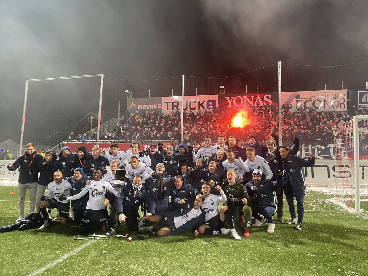 viking_oslo's tweet photo. Viking-oppturen

[Lang tråd] Daglig leder i Skeid, @stranddh, spør hva @vikingfotball har gjort for å vinne publikum tilbake. Det finnes jo ingen fasit, men her kommer noen teorier. https://t.co/jpAcYv8DT9
