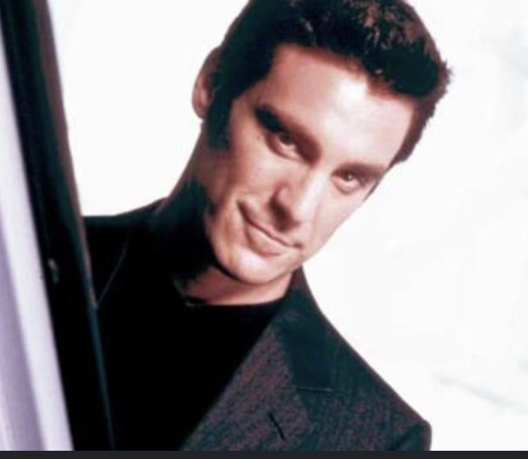 JeanKayou's tweet photo. Manuel Valls ce soir  #presidentielles2022 https://t.co/Xe9Px9atfC