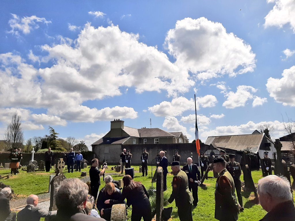 Eileen Cunningham tweet media