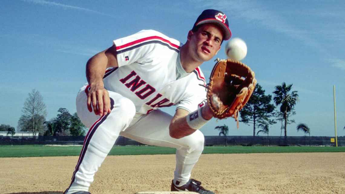 No one flashed the leather quite like Omar Vizquel. Happy birthday, Little O. 