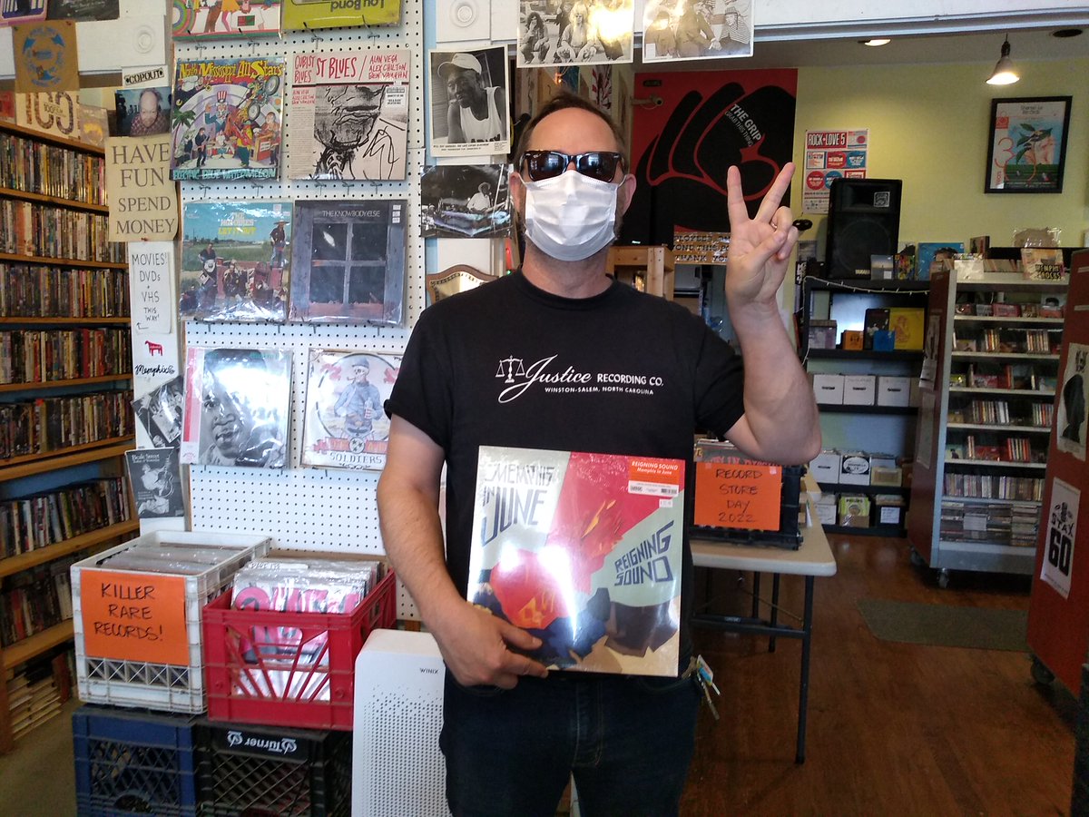 ShangriLaTN's tweet image. Take it from Reigning Sound's own Greg Cartwright - you can still get copies of #MemphisinJune at Shangri-La! 
#reigningsound #shangrilarecords @ReigningSound1 @mergerecords