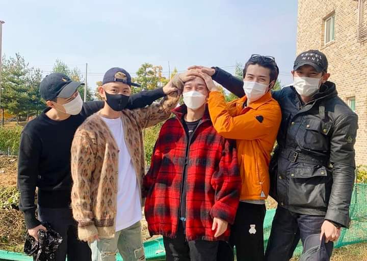 mesofullove_'s tweet photo. OUR KING VOCAL IS BACK !!! KIM JONG CHEN a.k.a CHEN a.k.a JONGDAE @weareoneEXO finally 😭❤❤ 
#HelloAgainCHEN
#WelcomeBackCHEN
Can't wait to see you and hear you gonna singing again 😭❤ https://t.co/ljdWRivQDe