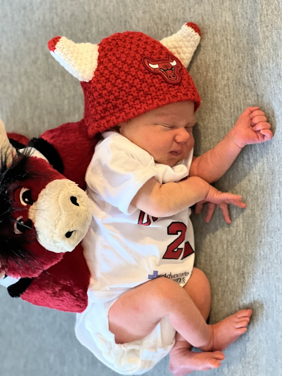 RobertLininger's tweet photo. @AdvocateKids @chicagobulls the littlest bulls fan might get them a big win in Milwaukee:) https://t.co/7Voj8OXgL7