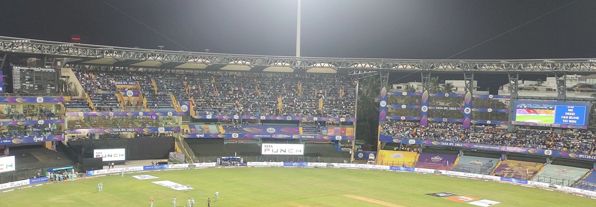 bebaslachara_'s tweet photo. #CaptureThePUNCH today at Wankhede @TataMotors_Cars https://t.co/N1vNt9CpUe