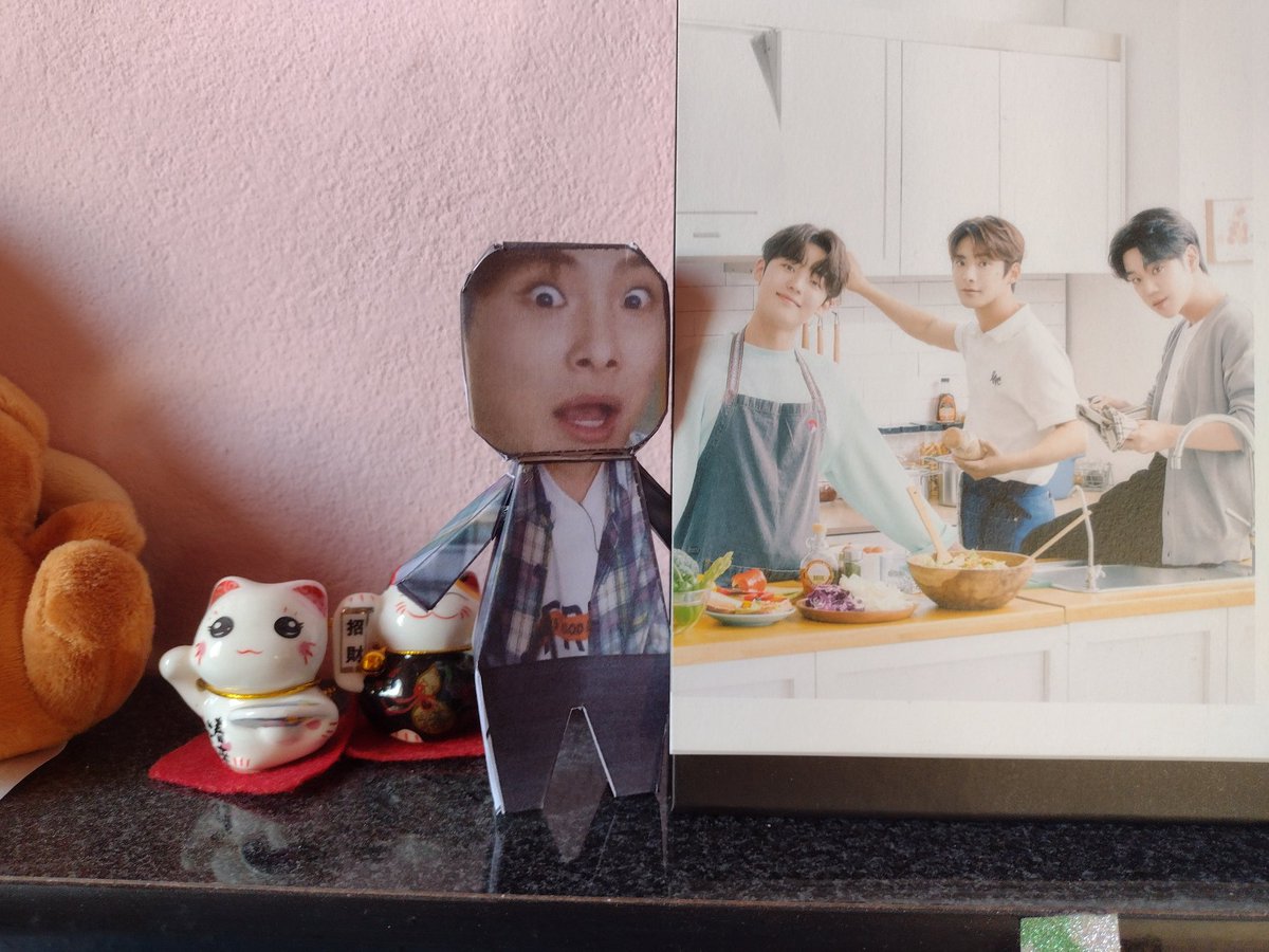 Outrotear8829's tweet photo. Hahahha https://t.co/Iz5hI7OrvT
