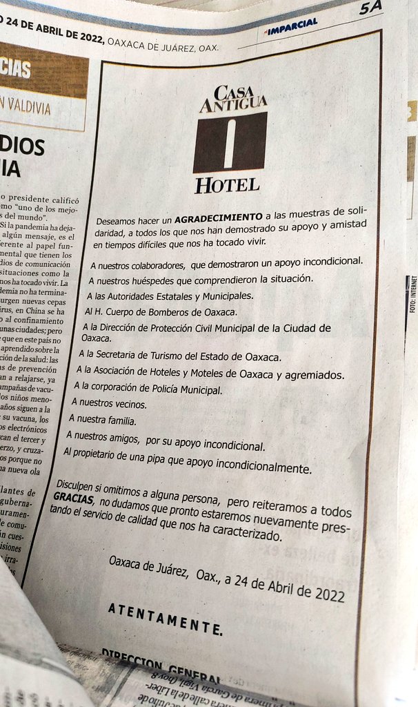 PeatonVigilante's tweet photo. @QuePocaMadre_Mx Le dan las gracias a #PIPEROMAN Javier Lapa pero sin mencionar su nombre y en último lugar, ojalá la dueña le haya pagado el servicio del agua por apagar incendio 🔥 de forma voluntaria en su negocio 🤨 #CasaAntigua #Oaxaca.
🗞️ @ImparcialOaxaca https://t.co/gxyFOc2gh5