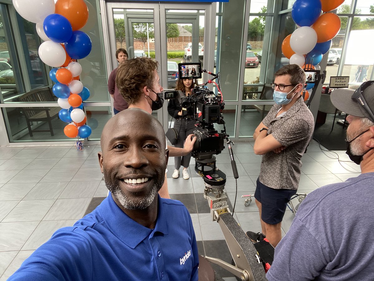 SelaseBotchway's tweet photo. What a blessing! #setdays #setlife #abundance @DonCheadle ….waiting on your next move - https://t.co/eqrBPW8oMG
