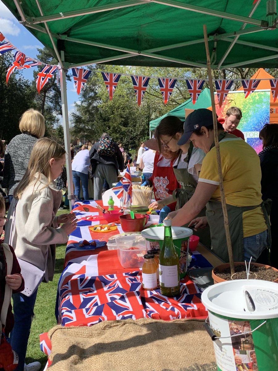 OperationYoung's tweet photo. Superb turnout at our ‘Right Royal Rehearsal’ event at Stamford Park’s Spring Family Fun Day ☀️ 
Fantastic to see the park buzzing with folk, enjoying lots of fun in the sun ☀️ 
As always thanks to our amazing volunteers, we couldn’t do it without you 😊 https://t.co/U3Ud7KuMdt