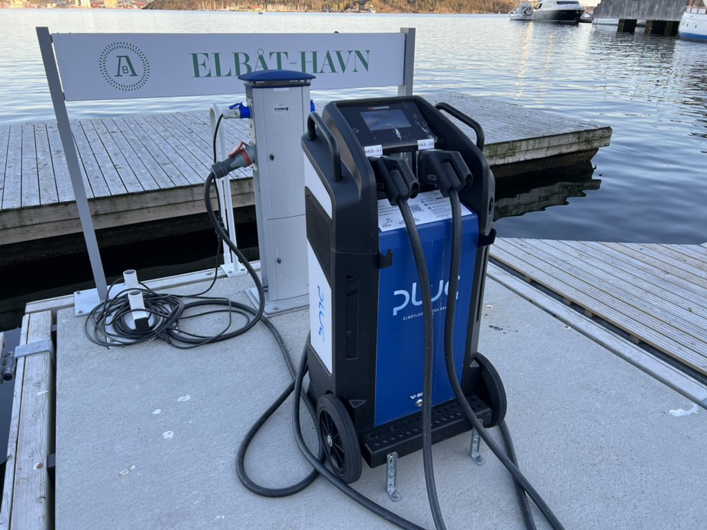 Electric boat charging station