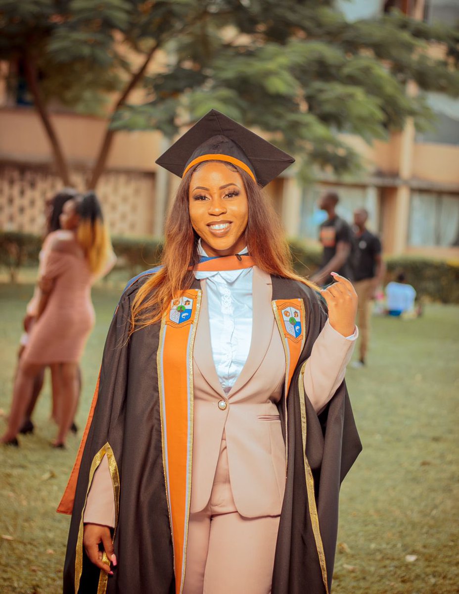 HelenChish's tweet photo. Bsc  in Banking and Finance 🥰🙏🏽👩🏽‍🎓 https://t.co/A3TwDil1sD