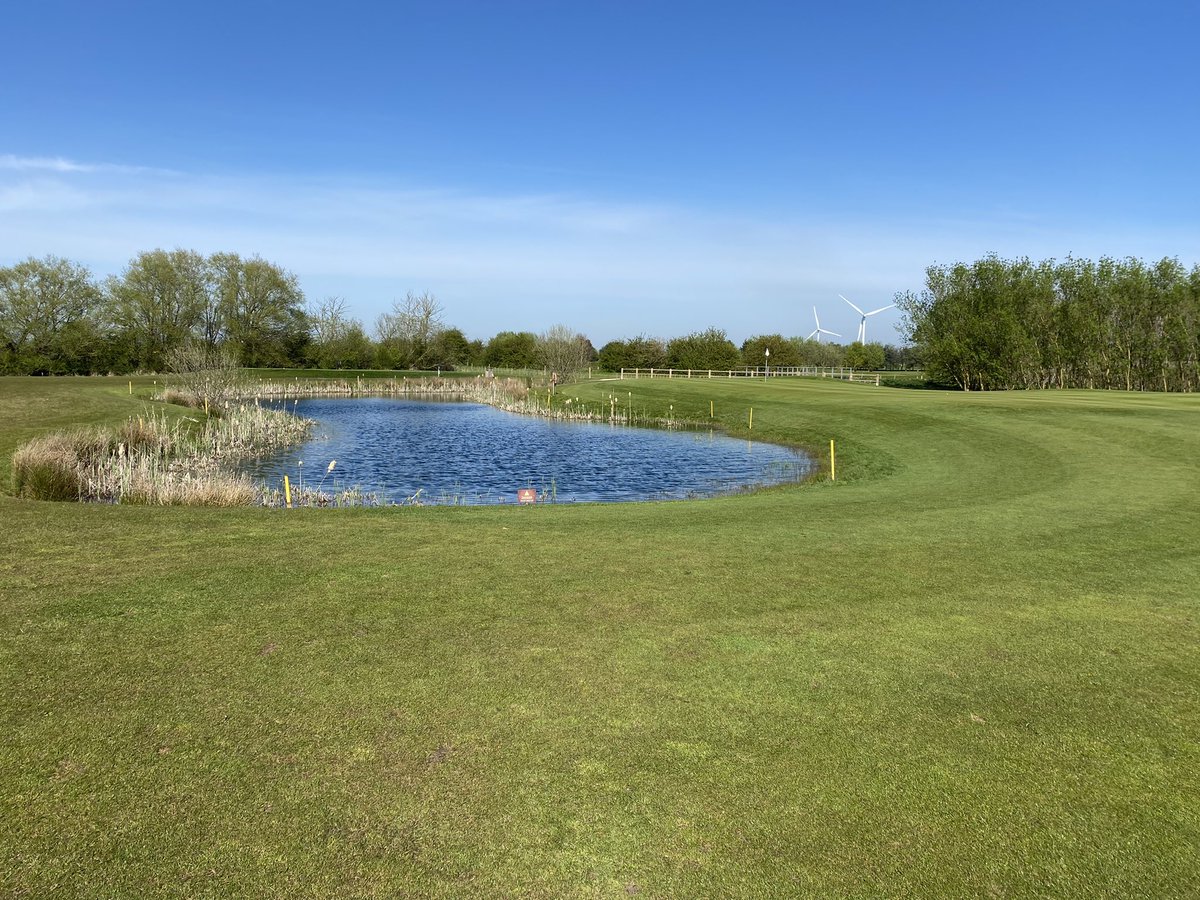 Duane97350871's tweet photo. Another great day for golf except for that wind #igolf #stablefordcompetition @burstwickgolf @EnglandGolf https://t.co/Du0T074QWR