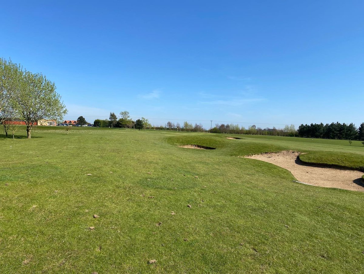 Duane97350871's tweet photo. Another great day for golf except for that wind #igolf #stablefordcompetition @burstwickgolf @EnglandGolf https://t.co/Du0T074QWR
