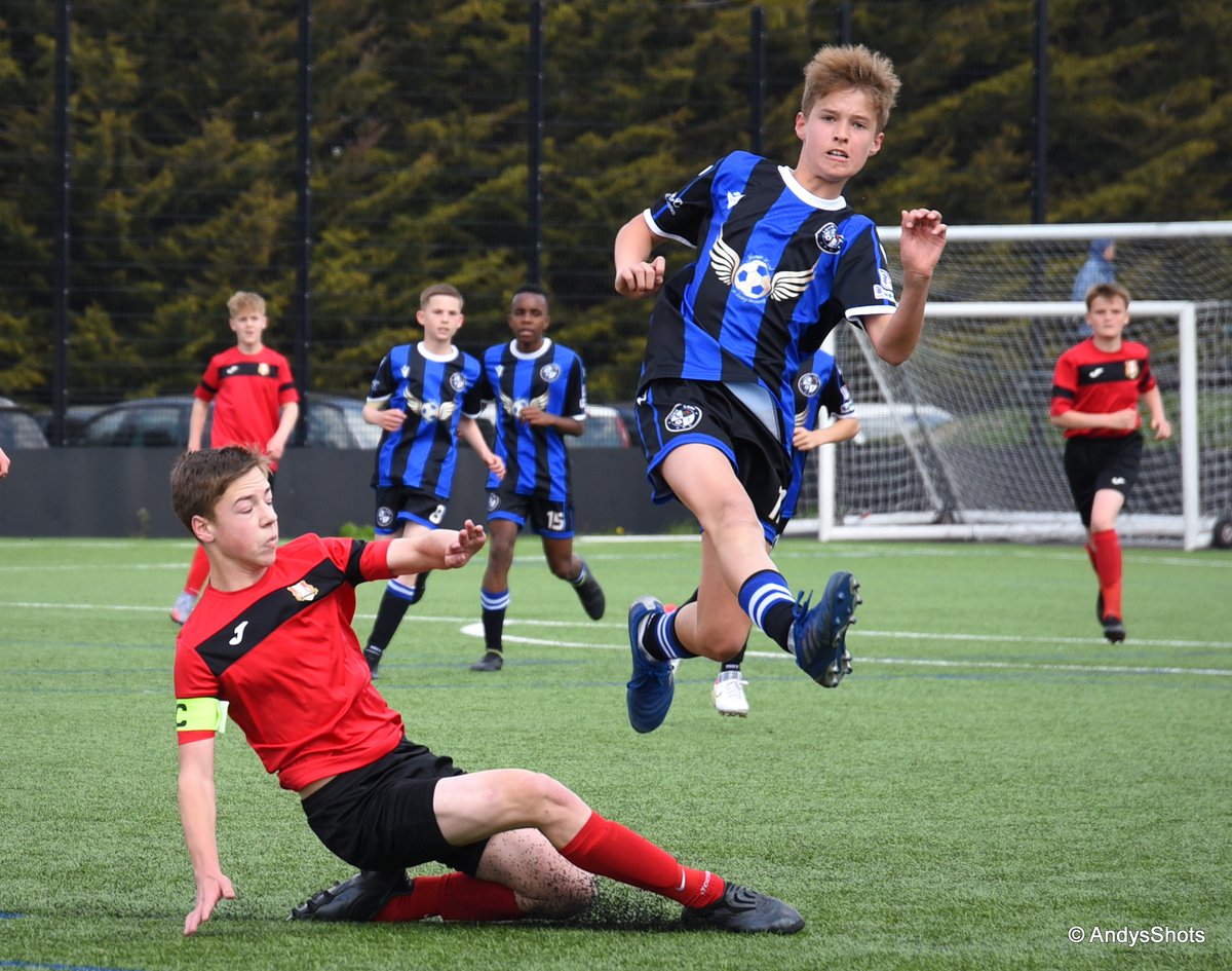All 3 points for <a href="/MetrogasFC/">Metrogas FC</a>🆚<a href="/longlanejfc/">Longlanejfc</a> in this competitive table topping <a href="/KentYouthLeague/">KentYouthLeague</a> U13's North Division contest.
📸Match photos via link📸
andyclay7.wixsite.com/andysshots/lon…
<a href="/RyanCanty/">Ryan Canty</a> <a href="/NonLeagueCrowd/">Non League Crowds</a> @GaryPuttock