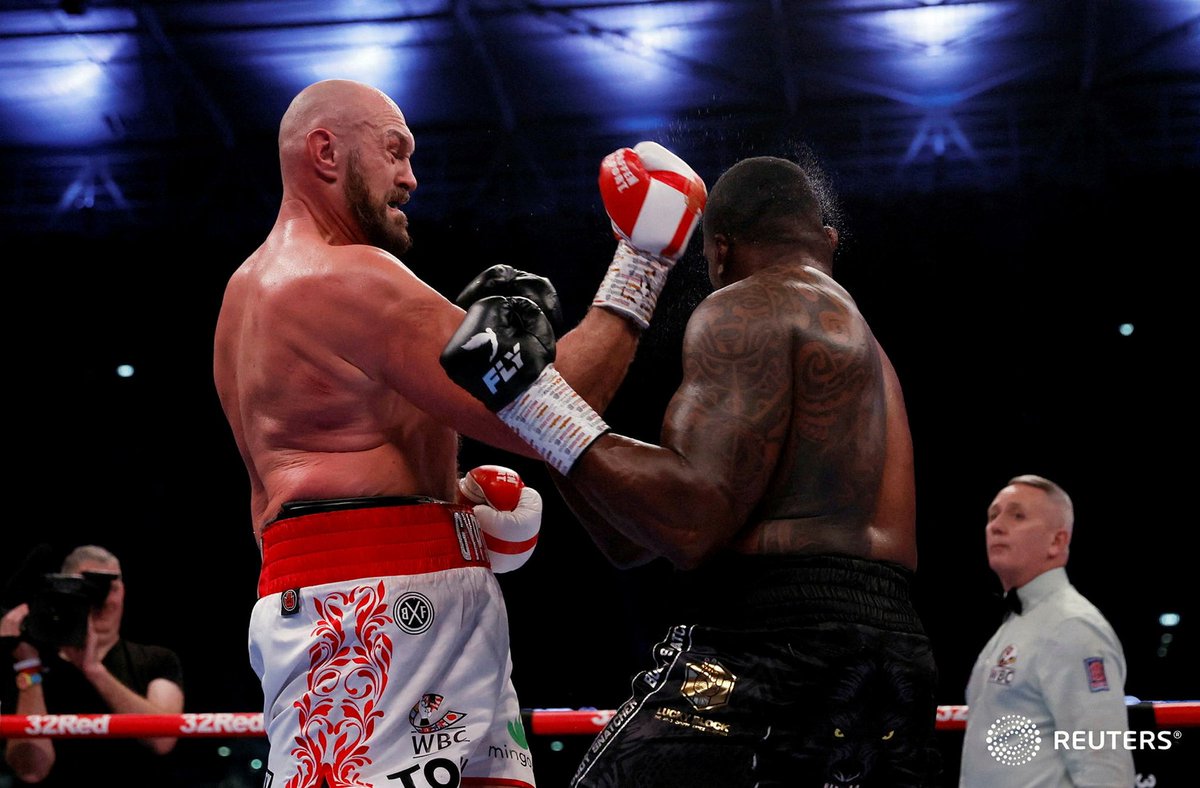 ai_andyc's tweet photo. Fightweek done and what a great week! Just a few of my favourites from a very busy night at Wembley. Congratulations to the champ Tyson Fury as he wins in round 6 with an incredible uppercut to retain his titles! #Boxing #SportsPhotography #FuryvsWhyte #TysonFury https://t.co/tNUJLj2gGW