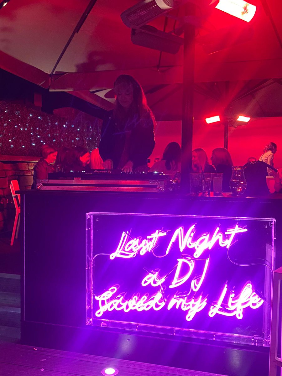 Loving the new pink neon sign at <a href="/Sub13Bar/">Sub 13</a> 🤩
#dj #bathlife #10hourset #bathyourock