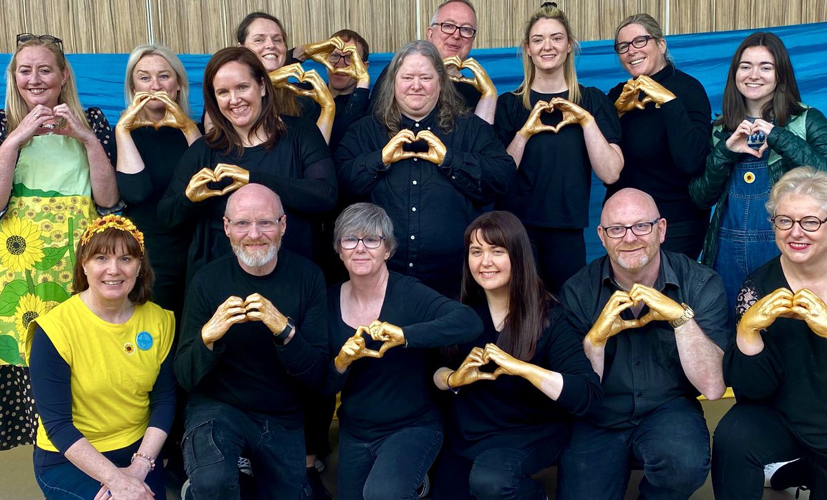 #DeafParentsDay2022 celebrations with <a href="/Deafdrama1/">Dublin Theatre Deaf</a> <a href="/DeafVillageIrel/">Deaf Village Ireland</a> with theme of #SunflowersForUkraine #AmandaCoogan <a href="/Mysticvean/">@mysticvean.bsky.social</a> <a href="/damien2731/">Damien Owens</a> <a href="/liannequigley/">Lianne Quigley (Sign Name: Smiley)</a> <a href="/MarkJMcCaffrey/">Mark McCaffrey</a> <a href="/VanessaOConnel9/">Vanessa O 'Connell 🏳️‍🌈She/Her</a> <a href="/MissCDuggan/">Carmel Duggan</a> <a href="/DominicMcgreal/">DominicMcgreal</a>