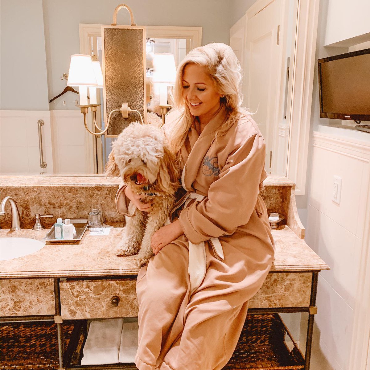 SalamanderVA's tweet photo. All #pups deserve a little pampering. #DogsofSalamander #petfriendly #dogfriendlyhotel
๐ธ IG: ashleyyalana https://t.co/4unMwr03ky
