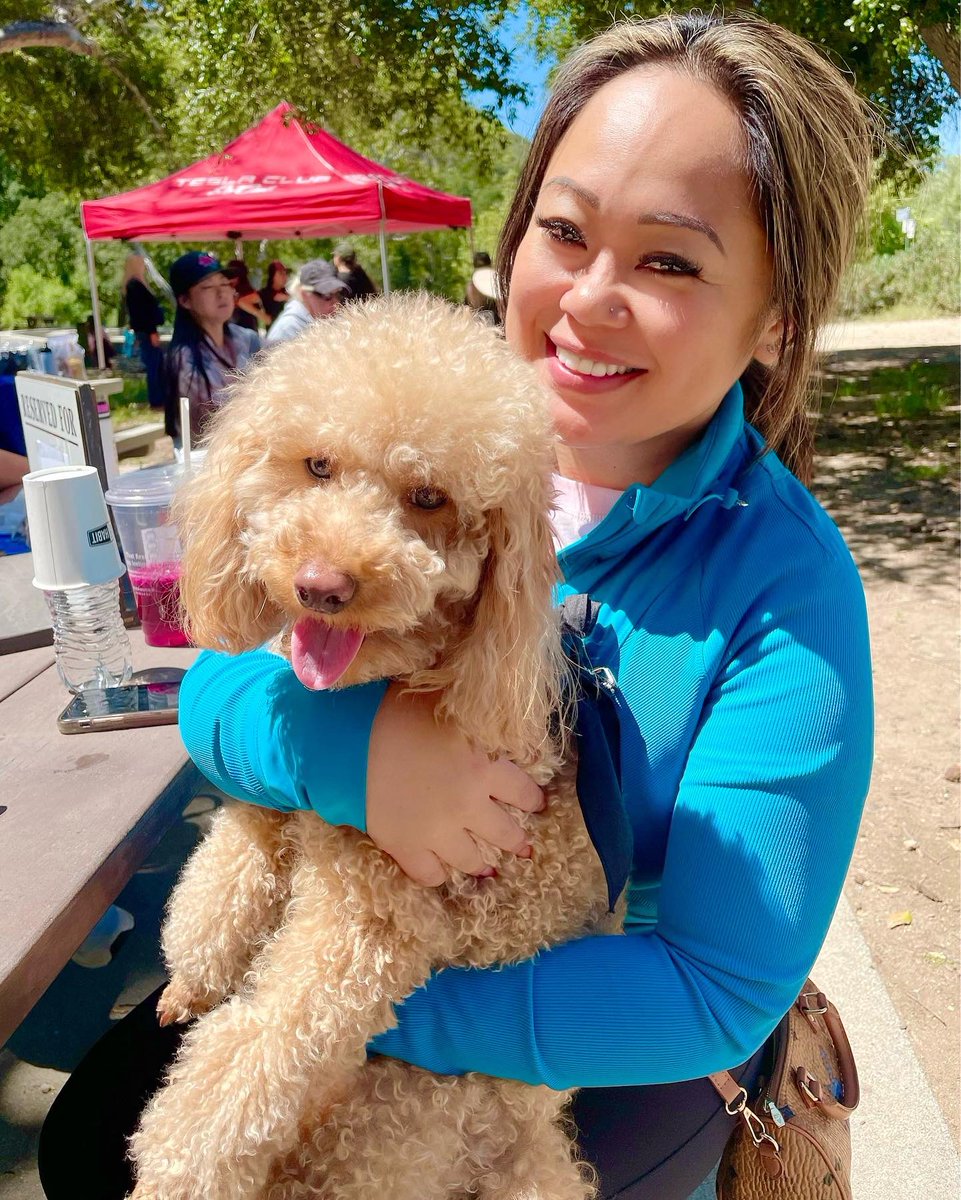 TeslaClubSoCal's tweet photo. Thanks to everyone that came out to the Tesla Womenโs Picnic! Great times with remarkable women! ๐ท๐ท@TeslaJoy @drivyndotcom @TwixDaPoodle #TeslaClubSoCal #TeslaBossBabe https://t.co/M2LCqjUD23