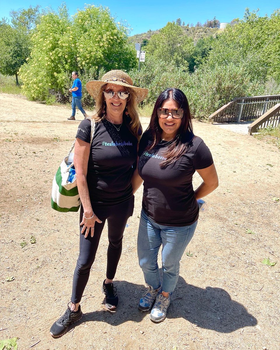 TeslaClubSoCal's tweet photo. Thanks to everyone that came out to the Tesla Womenโs Picnic! Great times with remarkable women! ๐ท๐ท@TeslaJoy @drivyndotcom @TwixDaPoodle #TeslaClubSoCal #TeslaBossBabe https://t.co/M2LCqjUD23