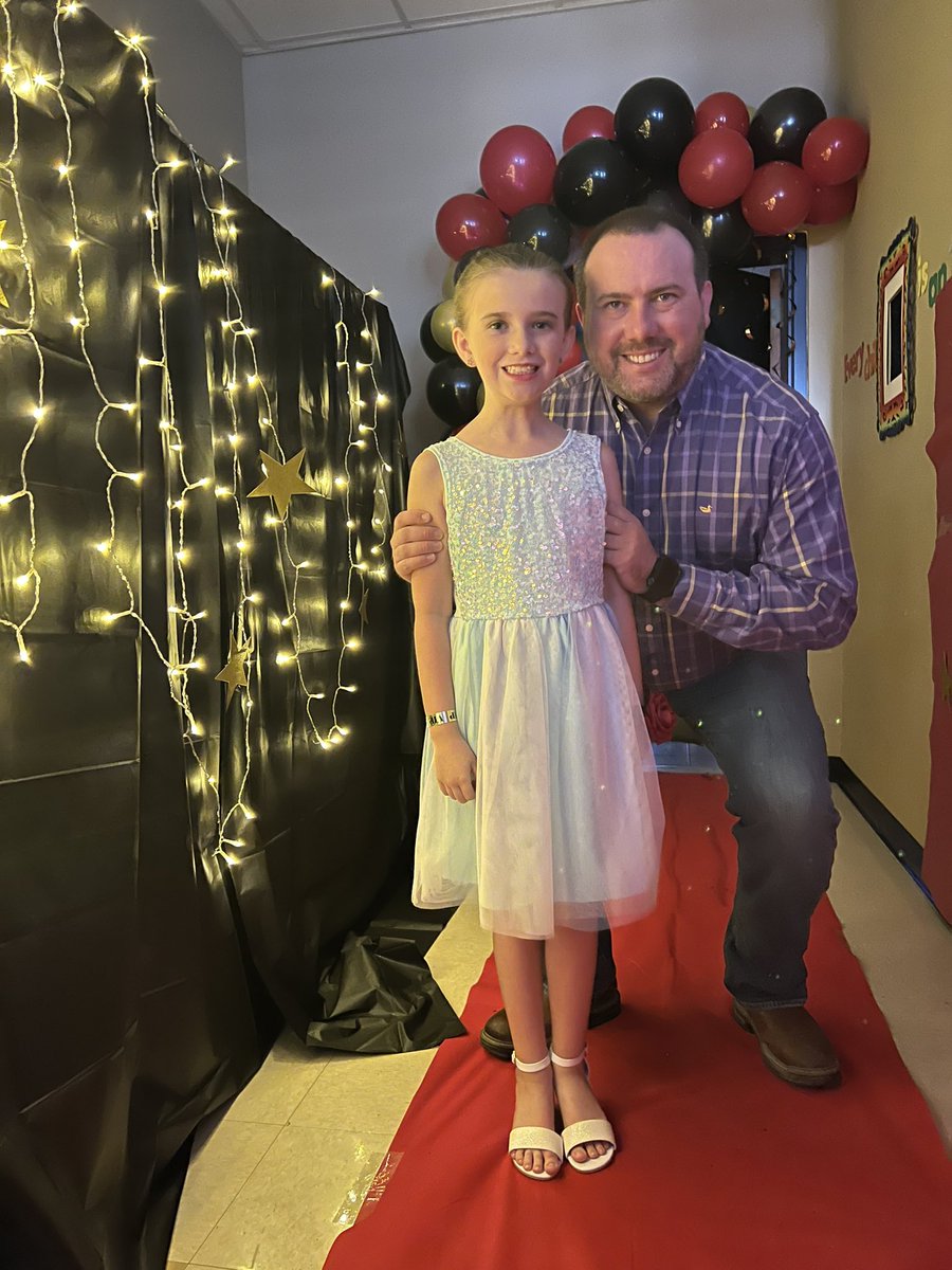These two had the best time at the Me and My Guy dance last night! Thanks <a href="/WarnerCFISD/">Warner Elementary</a> ❤️❤️❤️❤️❤️