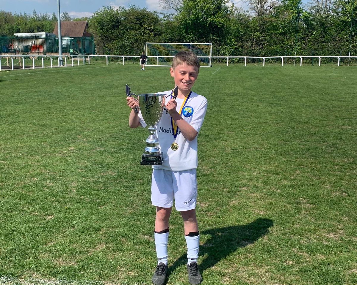 KingsHillFC1's tweet photo. Well done to our U12 Rangers who won their spring cup final against Snodland Town ⚽️🏆 https://t.co/hbLAX9aLXa