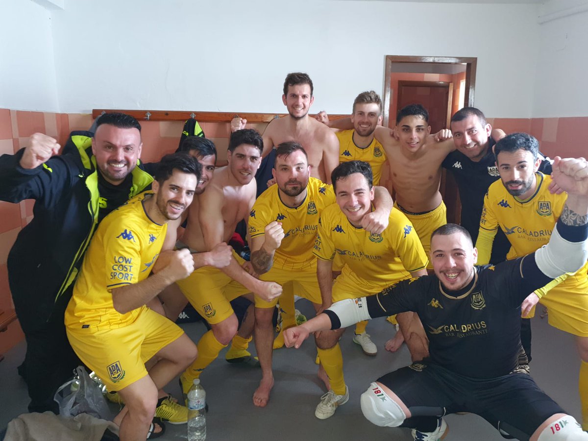 ADAlcorconFS's tweet photo. 📸 PRIMER EQUIPO 2aB |

¡A seguir 🍍!

#123Alcorcón
#ConElCorazónEnLaPista 💛 https://t.co/7rTJ9dcbVz