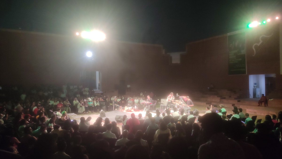 GarimaLko's tweet photo. What a musical evening!  It was a full house at @JKK_Jaipur. The music, the crowd and energy was pulsating! ♥️ 🎸

#jazzmusic #JaipurDiaries #culturalheritage #folkmusic https://t.co/6olflYgiAU