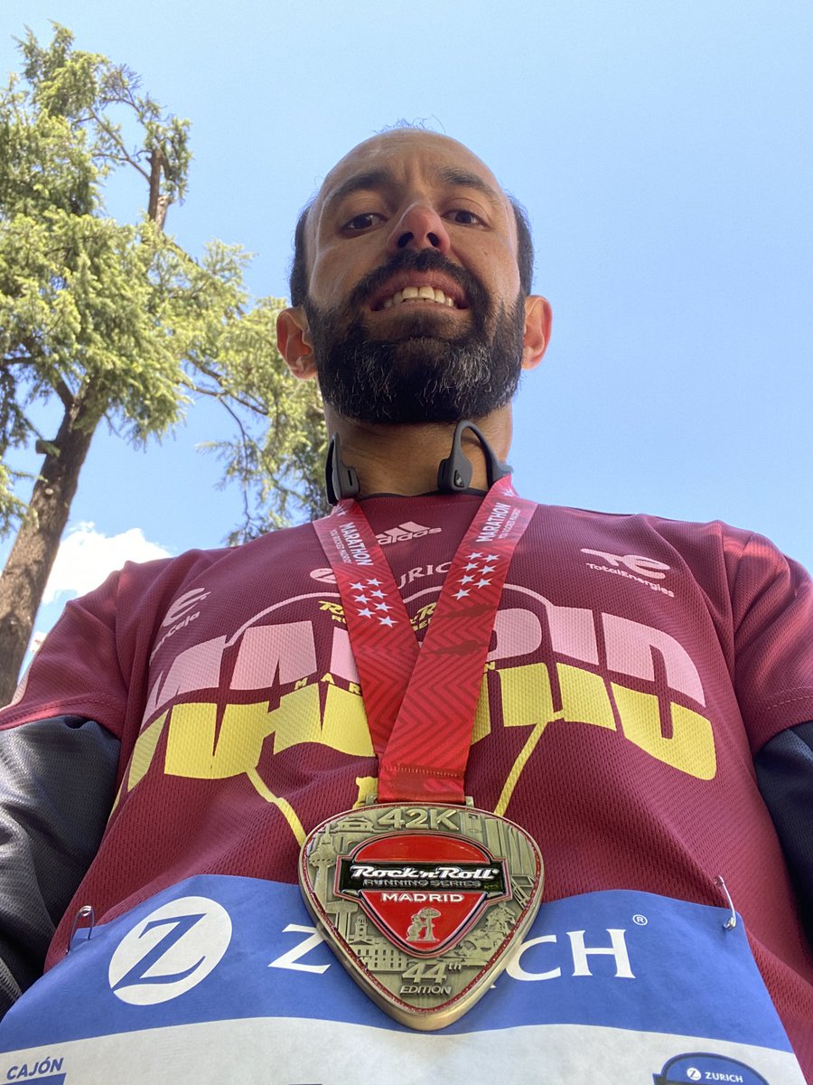 PacoAlonso11's tweet photo. Cumpliendo el sueño… primer maratón y cumplido en Madrid 🇪🇸 Venga ! 🤘🏼👊🏼@RNRmadmaraton #Run4YourLife Viva México 🇲🇽 https://t.co/DsG3tFtQSU