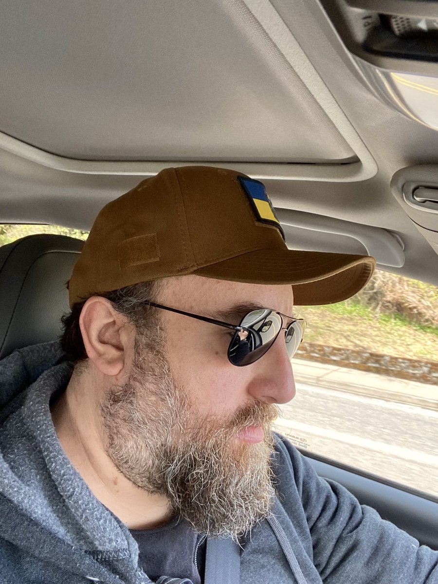 JoshuaSafran's tweet photo. On my way to the #OregonCoast, the beginning of Route 18 and everything else. Excited about my new book project, telling the stories of #veterans and the fallen from the wars in #Afghanistan and #Iraq. Meditating on the last wars as the current war unfolds. https://t.co/FV5tW0dwYI