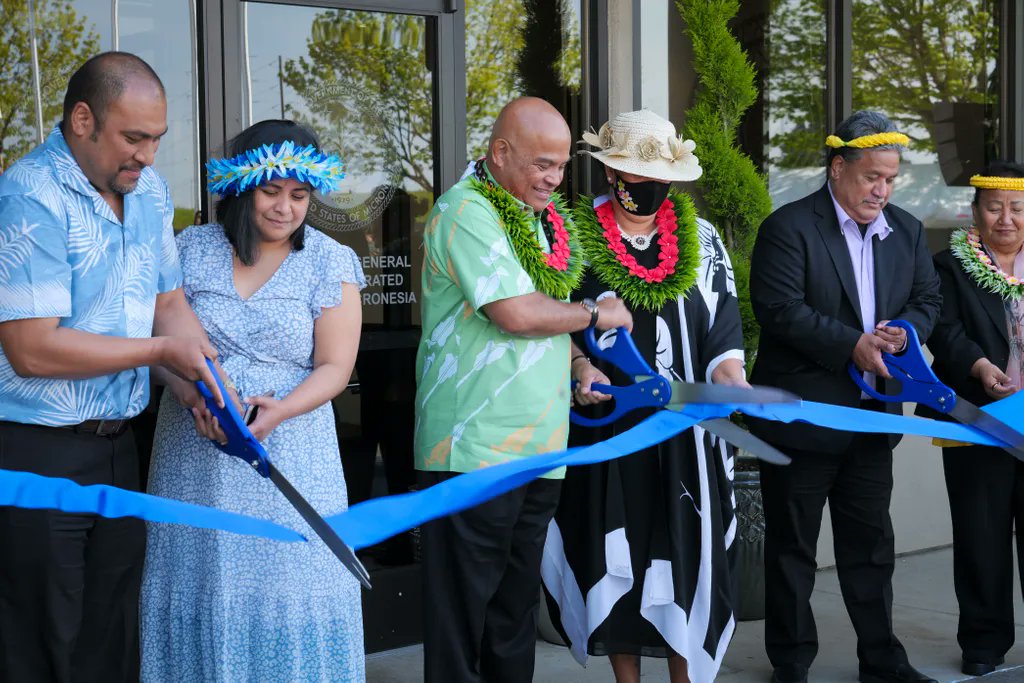 Living_Islands's tweet photo. So proud to join President David Panuelo of the Federated States of Micronesia and Consulate General Joe Enlet for the opening of a brand new FSM Consulate in Portland on Saturday.

A beautiful day to celebrate Micronesia! 🇫🇲 

#FSM #Micronesia #Portland #PacificIslanders https://t.co/Y8Y2GCxlzI