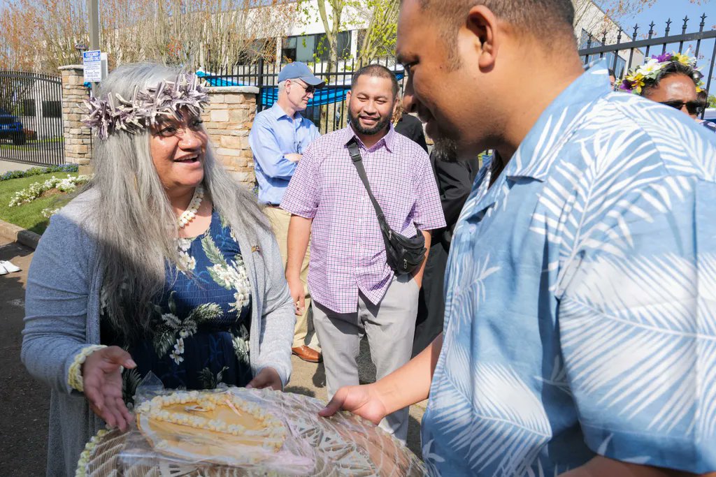Living_Islands's tweet photo. So proud to join President David Panuelo of the Federated States of Micronesia and Consulate General Joe Enlet for the opening of a brand new FSM Consulate in Portland on Saturday.

A beautiful day to celebrate Micronesia! 🇫🇲 

#FSM #Micronesia #Portland #PacificIslanders https://t.co/Y8Y2GCxlzI
