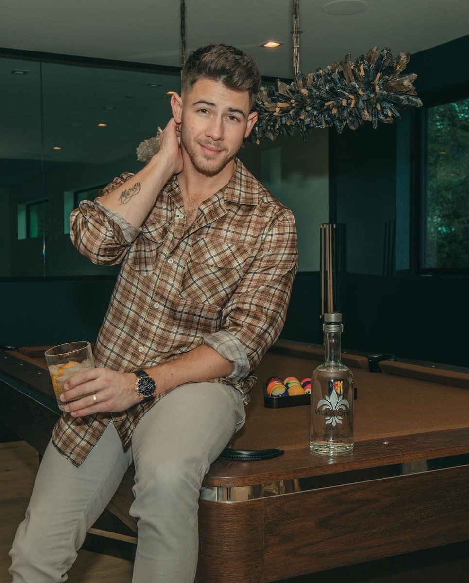 JickNonasNews's tweet photo. Nick Jonas via Villa One’s Instagram! https://t.co/AwfDHbqDYk