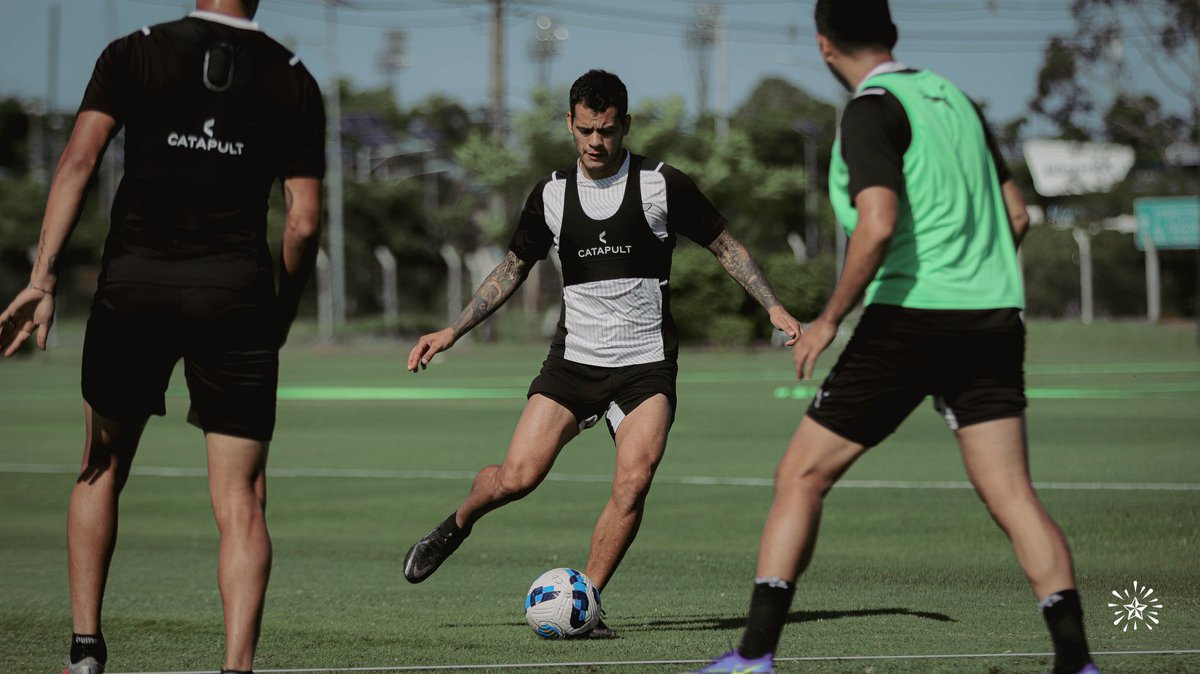 #Libertad que recuperó la memoria goeladora, como aquella primera fecha ante el 12 de Octubre, hoy cuenta con todo su potencial al disposición, William Mendieta ya trabaja con Normalidad, Luis Cardozo cumplió su segunda semana de actividades a la par del grupo.
📷 <a href="/Libertad_Guma/">Club Libertad</a>