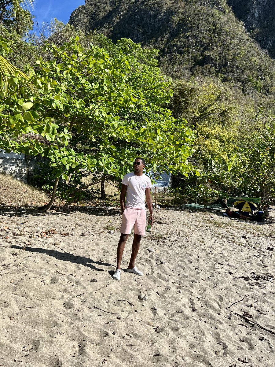 lxwall's tweet photo. Ahead of the #twittersweat  a short vacation in Honolulu to clear my mind 🤙🏽 https://t.co/fsC3WC8Lrq