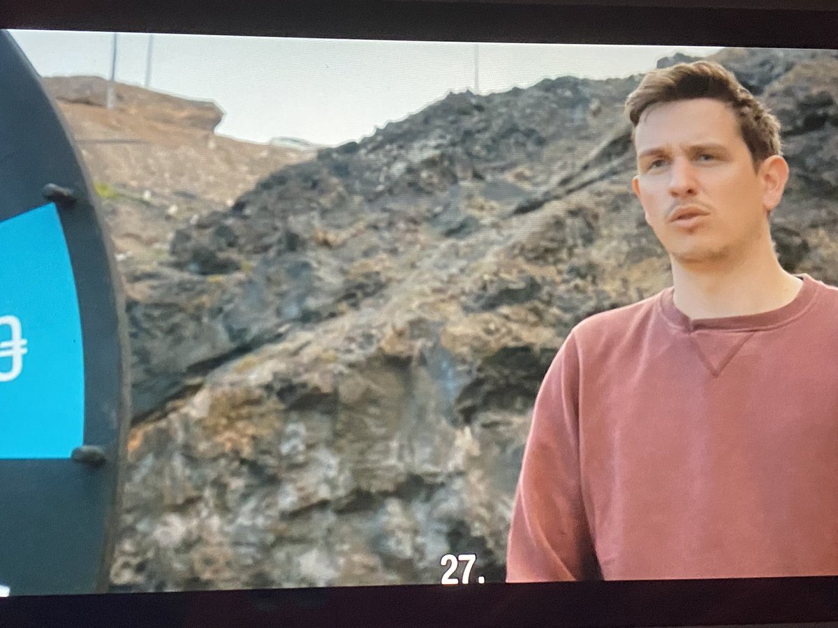 Ok43400955's tweet photo. Op een schaal van 1 op 10 hoe hard verlang je naar vakantie #demol https://t.co/rb9LWQ4TF3